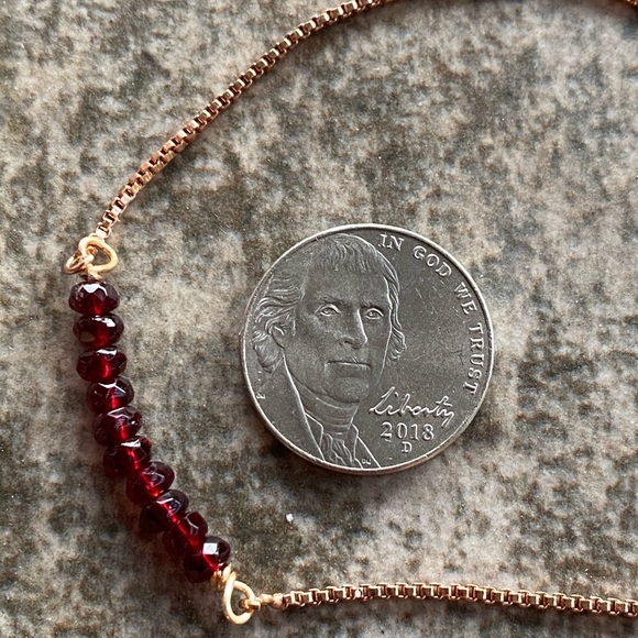 Garnet deep red bead bracelet - Picture 3 of 3